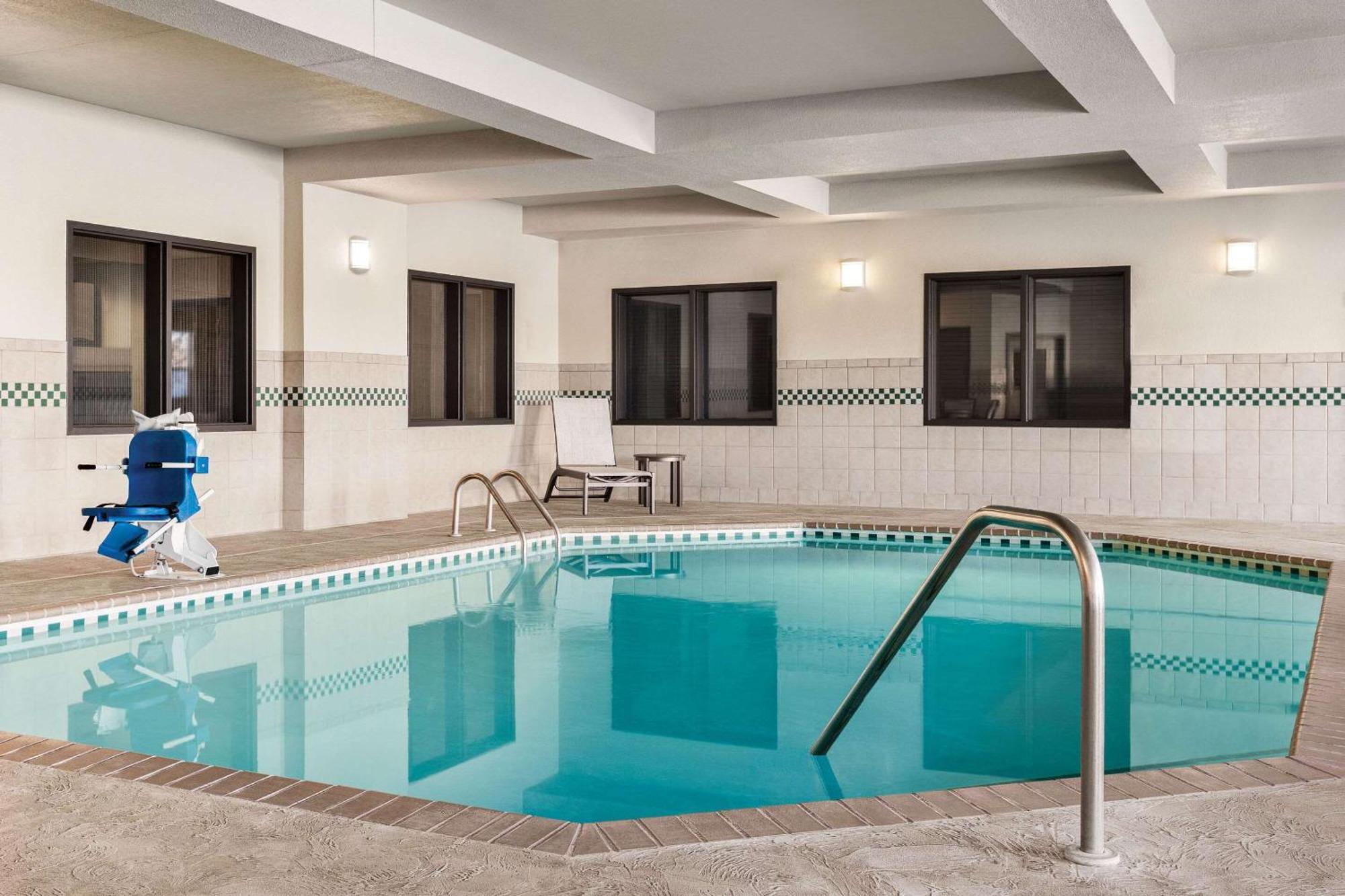 Country Inn & Suites By Radisson, St Cloud East, Mn Saint Cloud Eksteriør bilde